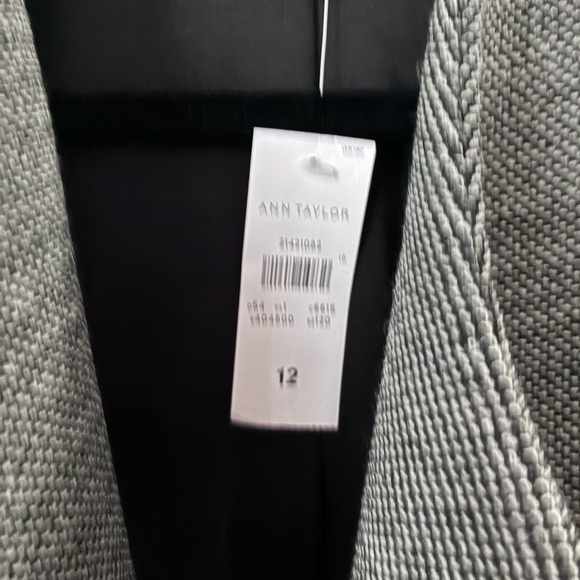 NWT Ann Taylor Gray Asymmetrical Blazer with Modern Design - Picture 4 of 4